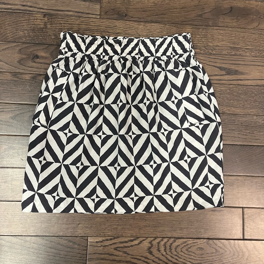 Club Monaco Black and White Geometric Mini Skirt